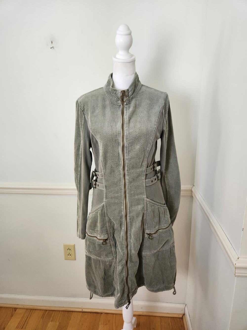 XCVI Uzma Courderoy Jacket Sz Small Womens Long Full Zip Green Utility Casual